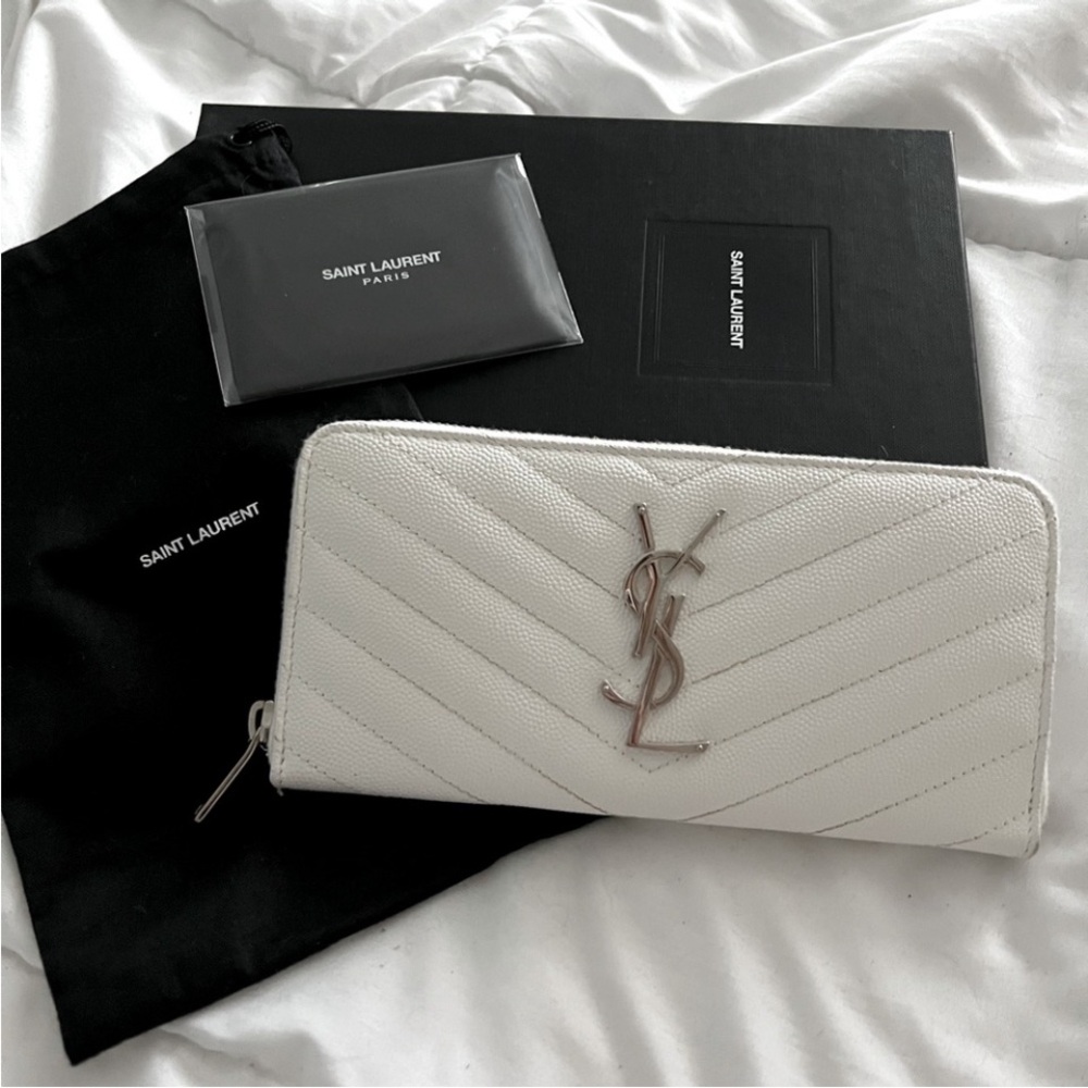 Saint Laurent elegant zipper wallet with lot of compartments nwt porcelain color